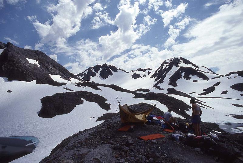 Bailey Trav 034 Aug-1989 Camp Under Mt Ferry.jpg